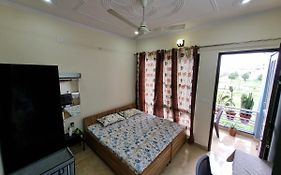 Homtel-1Bedroom Home Stay By Pushpanjali Qlh